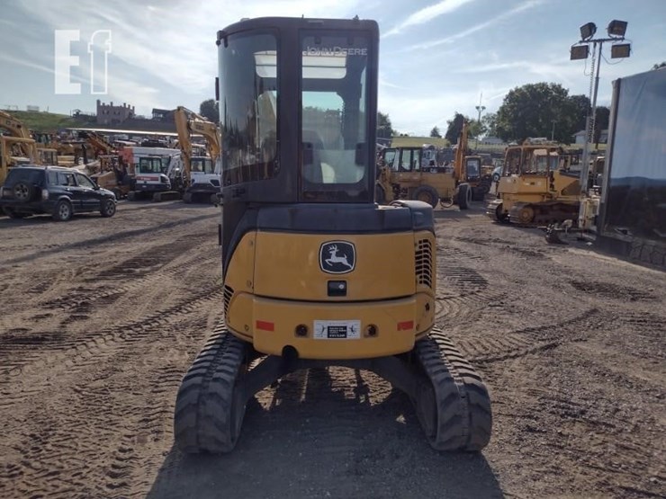 2006-deere-35d-image-4