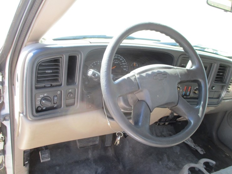 2005-chevrolet-2500hd-image-10