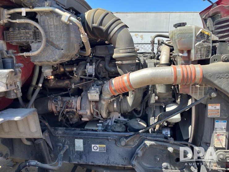 2018-peterbilt-579-image-13