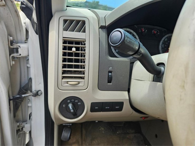 2011-ford-escape-image-17