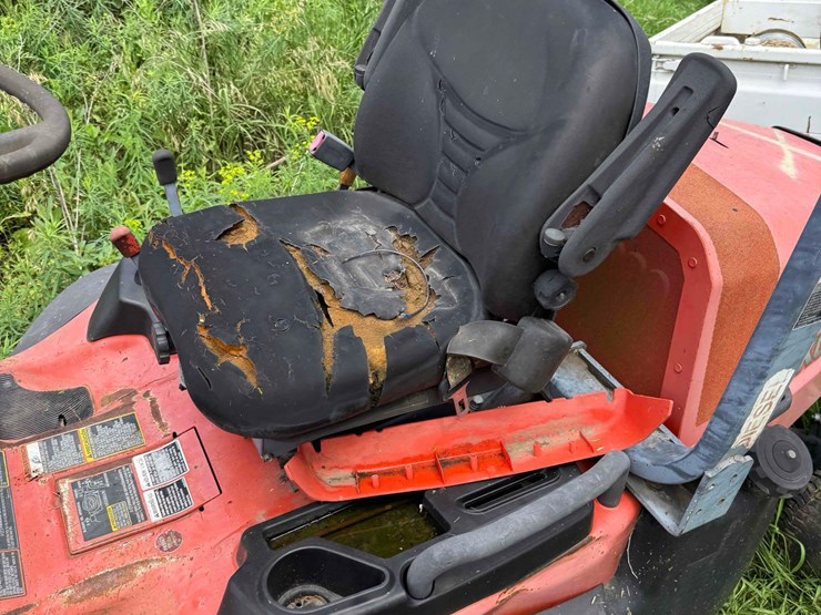 kubota-f2680-image-13