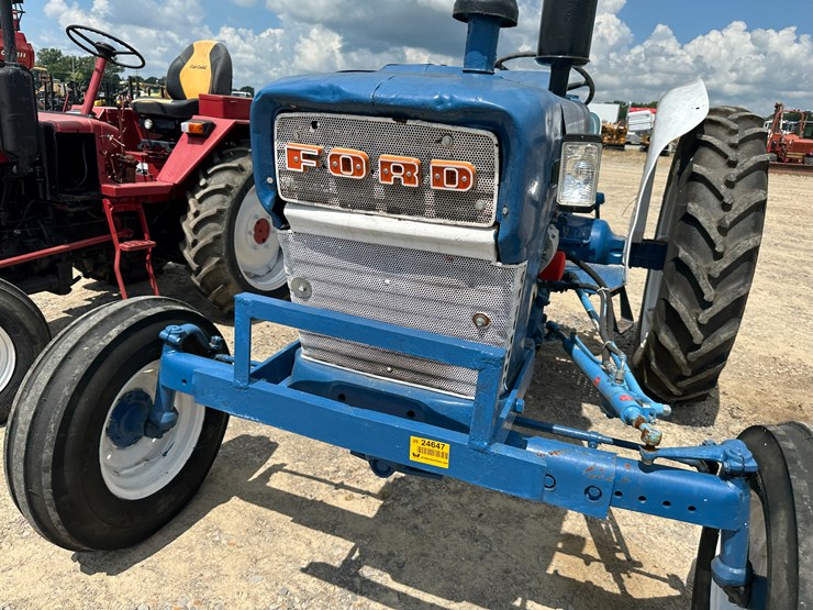 ford-4000-image-24