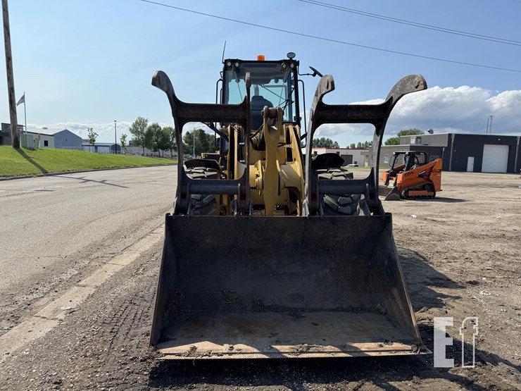 2021-caterpillar-920-image-49