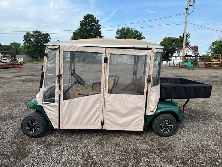 ez-go-4-seater-golf-cart-image-8