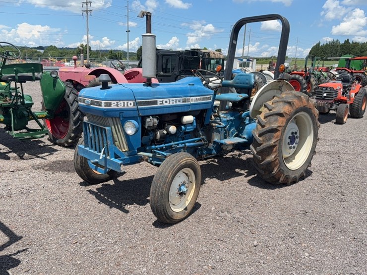 ford-2910-image-1