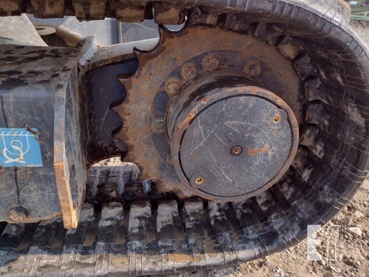 2022-deere-30g-image-27