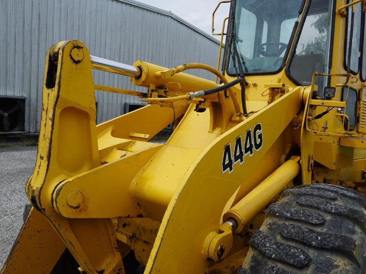 deere-444g-image-40
