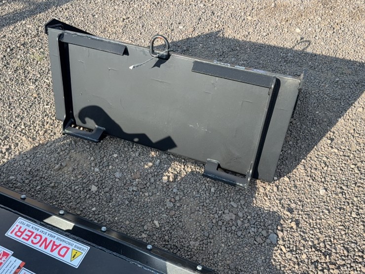 #2086-•-blue-diamond-44"-mini-skid-steer-smooth-bucket-image-3