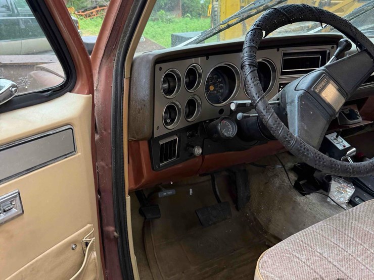 1983-chevy-silverado-10-snowplow-pickup-image-27