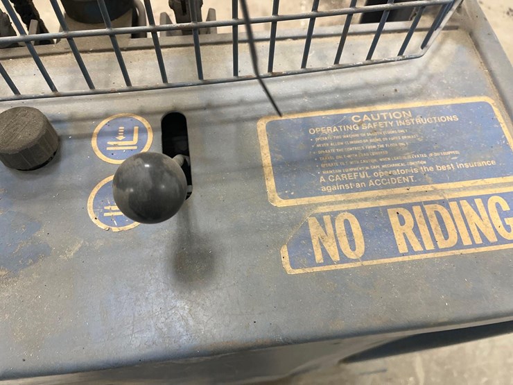 blue-giant-shop-forklift-image-8
