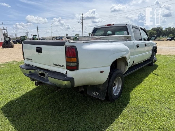 2001-chevrolet-3500hd-image-4