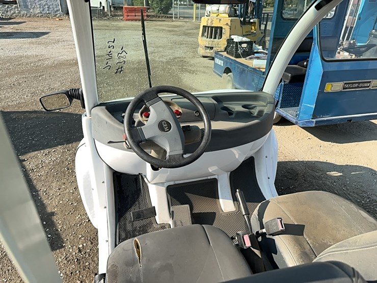 lot#-310-gem-golf-cart-image-5
