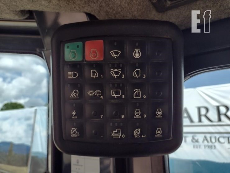 2018-deere-450k-image-10