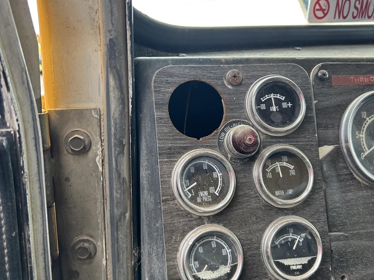 1977-kenworth-fuel-truck-1133-image-15