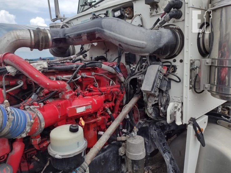 2016-peterbilt-367-image-24