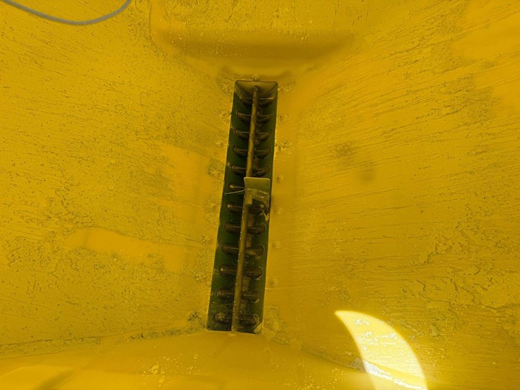 2014-john-deere-1770nt-image-37