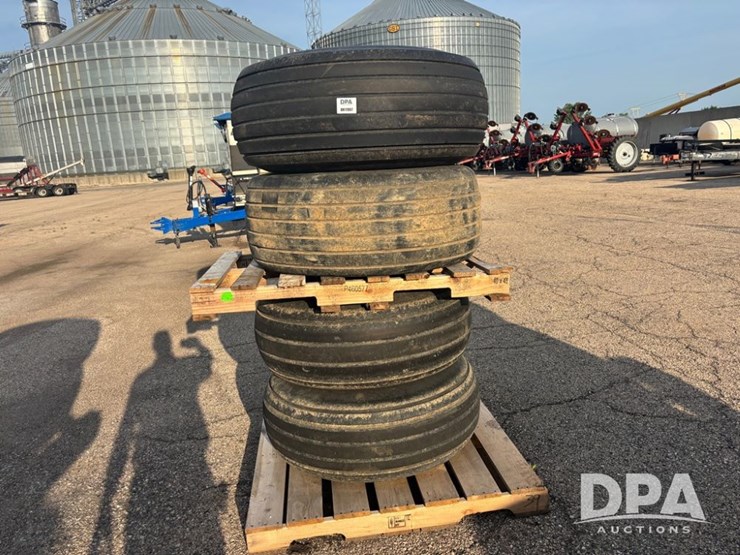 implement-tire-(dr11907)-image-1