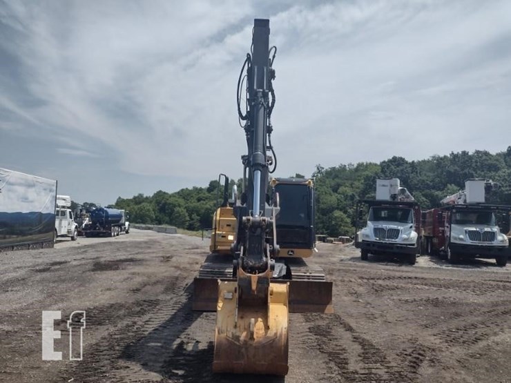 2020-deere-130g-image-2