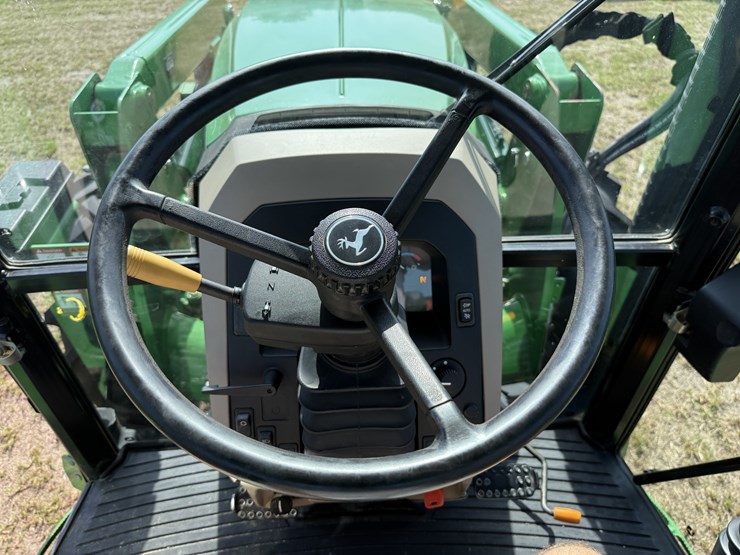 2014-john-deere-5100e-image-15