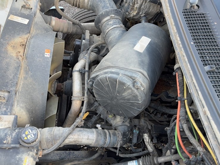2005-ford-f750-image-26