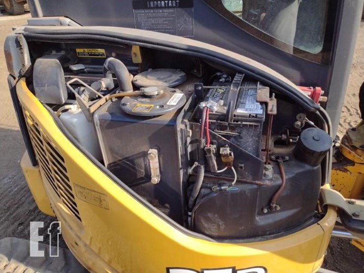 2006-deere-35d-image-44