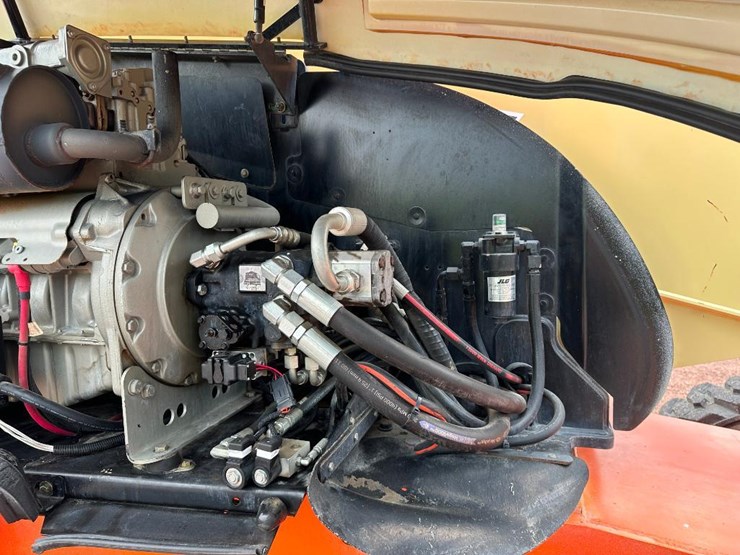 2008-jlg-600s-image-35