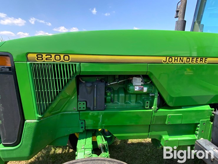 1996-john-deere-8200-image-18
