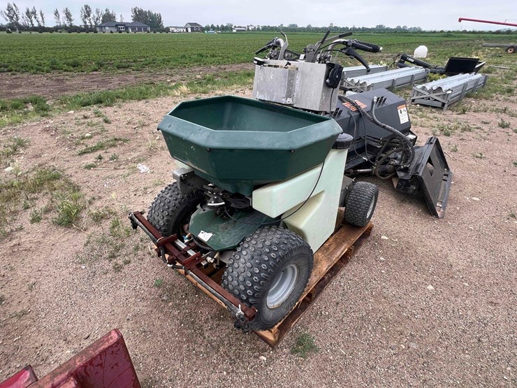 perma-green-spreader-image-3