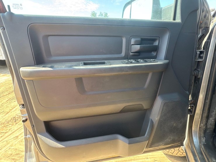 2013-dodge-ram-1500-image-23