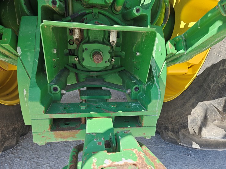 2014-john-deere-8335r-image-16