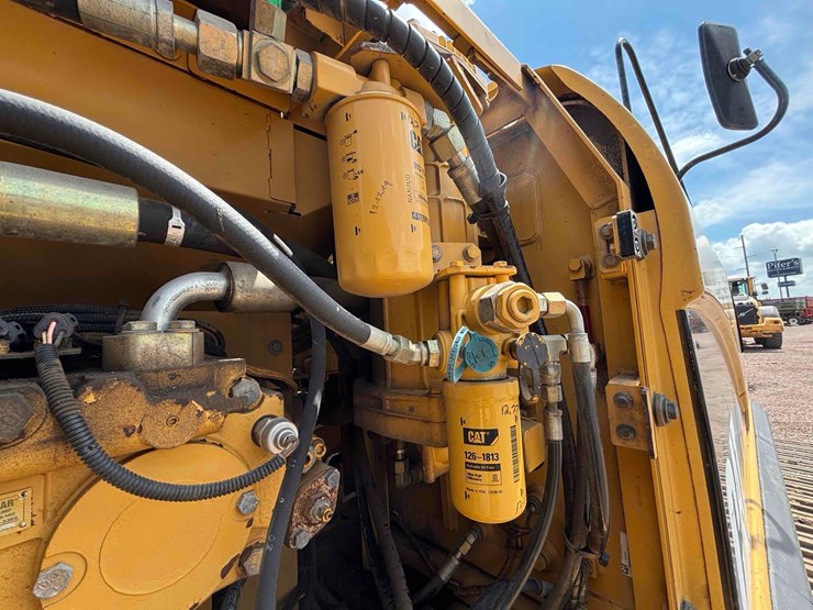 caterpillar-322cl-image-23