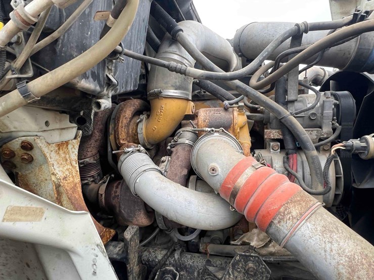 2005-caterpillar-c13-image-17