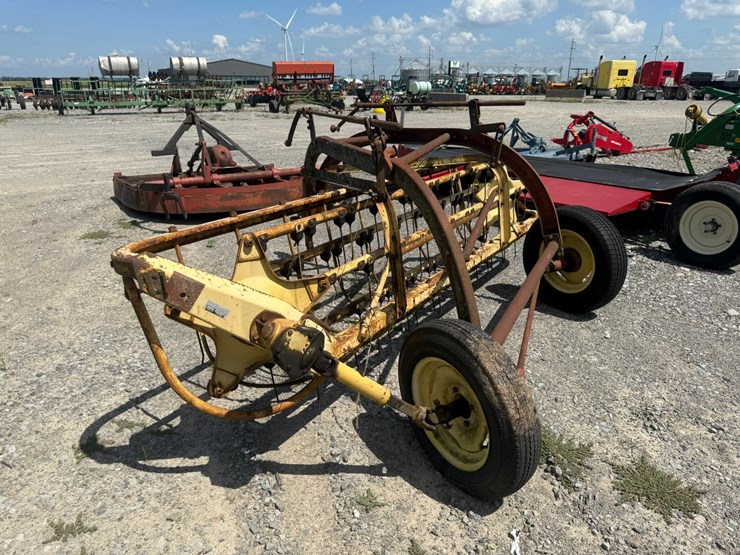 new-holland-256-image-4