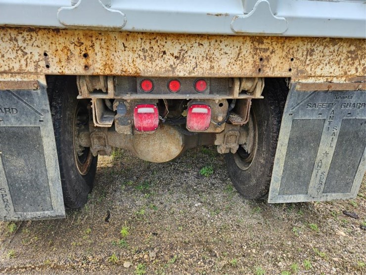 #2525-•-2006-freightliner-m2-tandem-axle-dump-truck-image-14