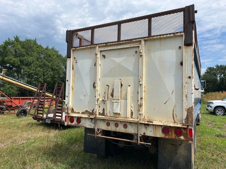 ford-l9000-image-13