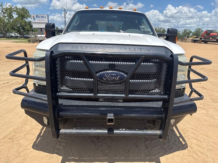 2014-ford-f350-image-16