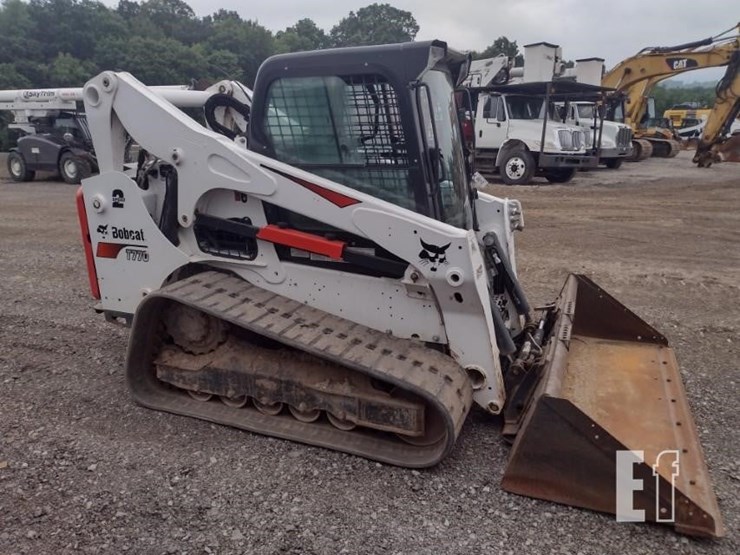 2022-bobcat-t770-image-3