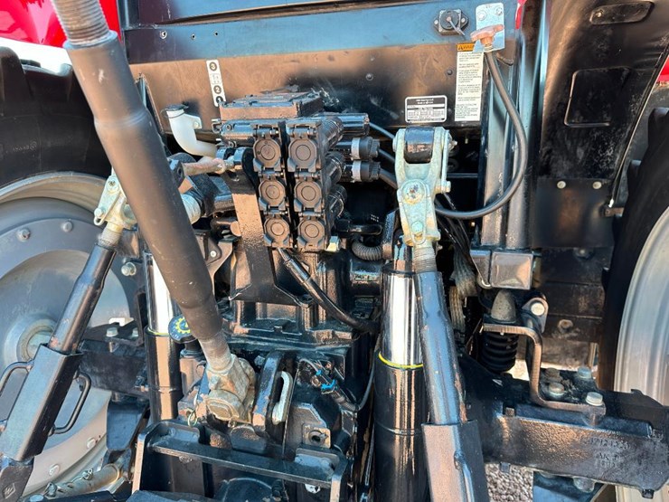 2014-case-ih-maxxum-140-image-30