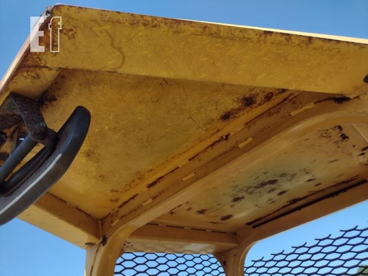 2004-deere-650h-image-13