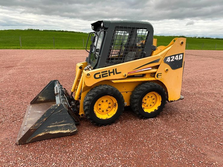 gehl-4240e-image-1