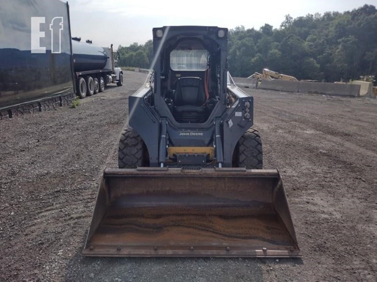 2020-deere-324g-image-2