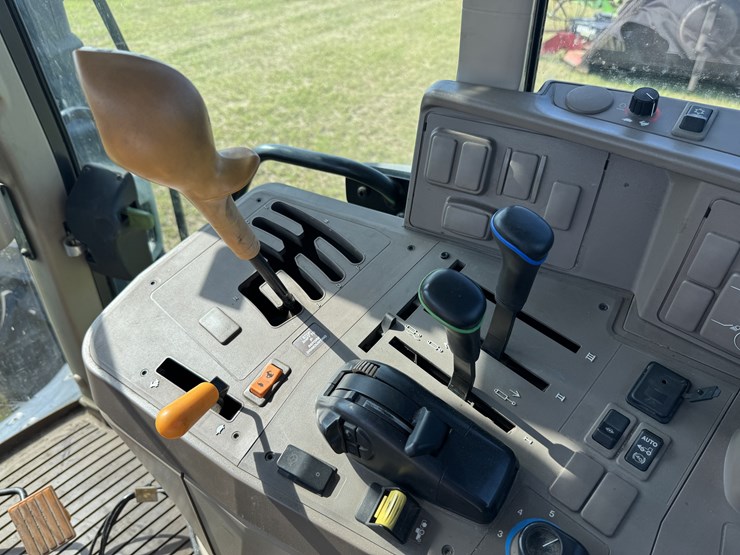 2018-john-deere-6120m-image-11