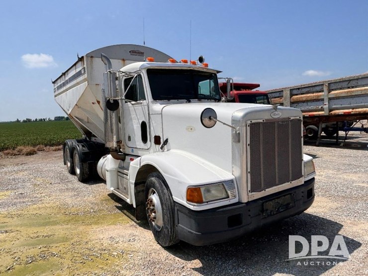 1996-peterbilt-377-image-4