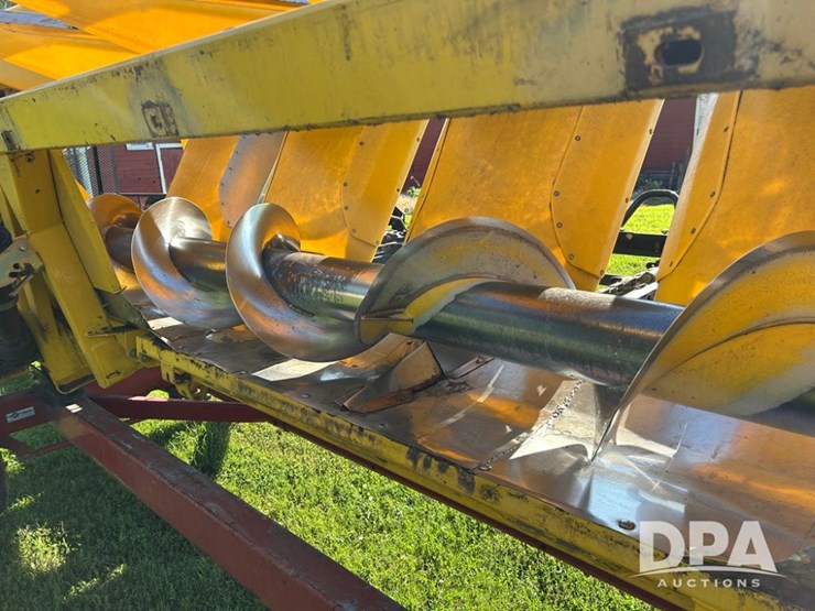 2009-new-holland-98d-image-19