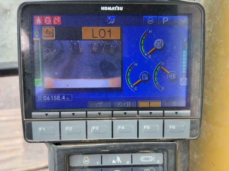 komatsu-pc210-lc-11-image-19
