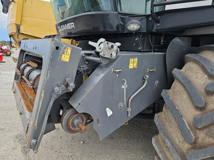 2009-gleaner-a76-image-5