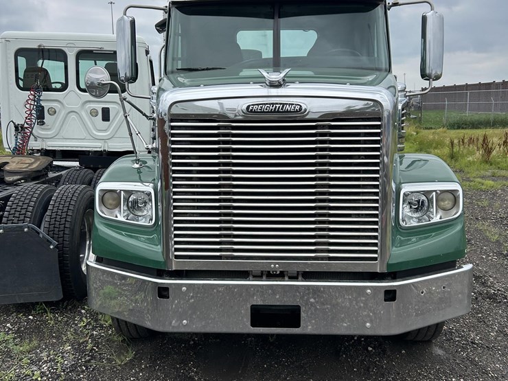 2015-freightliner-coronado-122-image-12