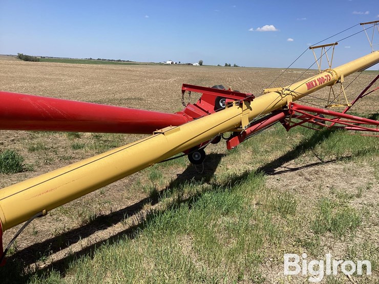 westfield-mkx-100-73-10-x-73'-swing-away-hopper-auger-image-13