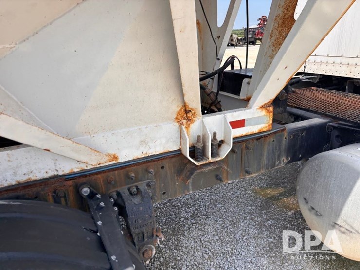 1996-peterbilt-377-image-44