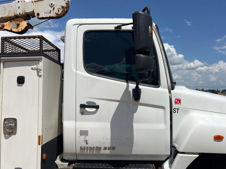 2018-hino-258-image-15